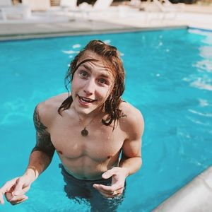 Meet your Posher, Lex